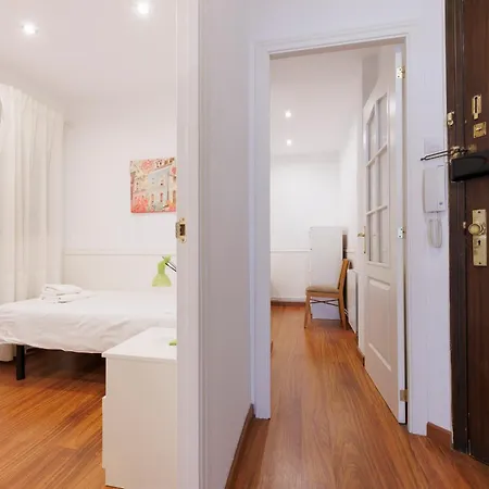 Aparteasy - Private Terrace, 3-bedroom Apartamento *