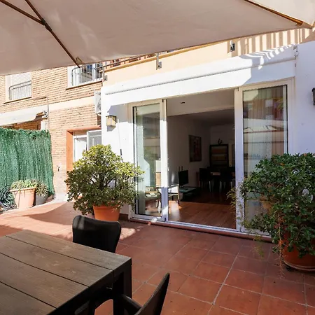 Aparteasy - Private Terrace, 3-bedroom Apartamento