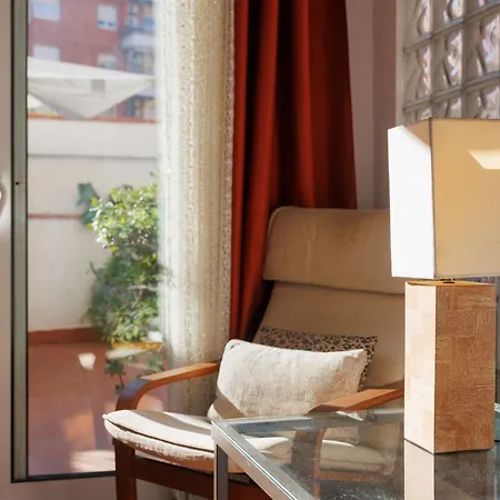 Aparteasy - Private Terrace, 3-bedroom * Барселона