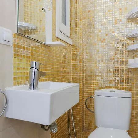 Aparteasy - Private Terrace, 3-bedroom Апартаменты *